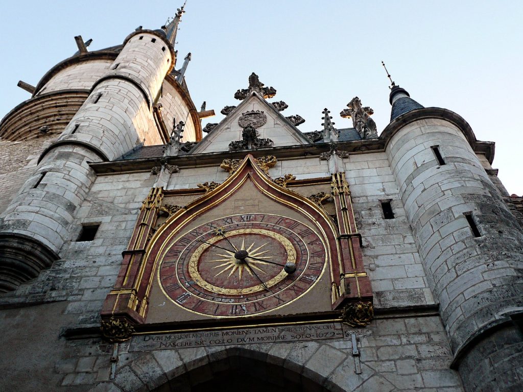 Auxerre Tour Horloge